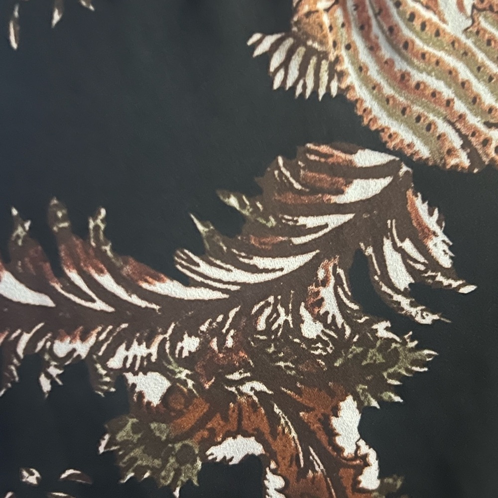 Elegant Black and Brown Blouse - Picture 10 of 11